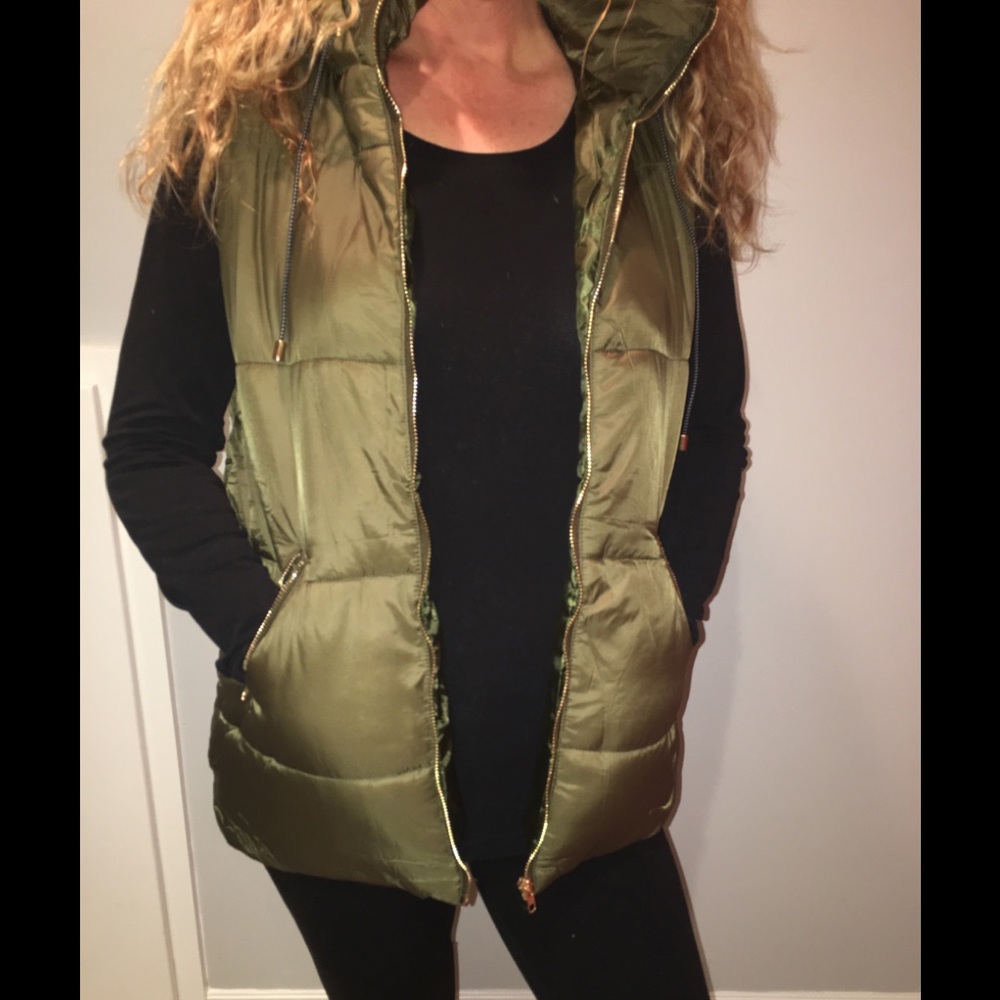 ❤️2 for $40❤️ Warm olive vest - Picture 6 of 8